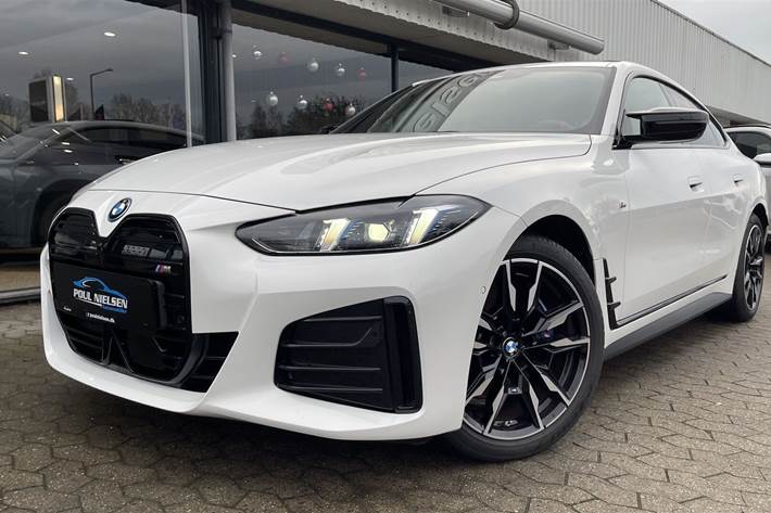 Hvid BMW i4 fra 2024