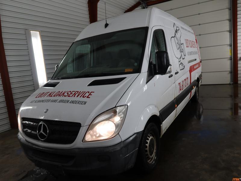 Mercedes Sprinter 319.