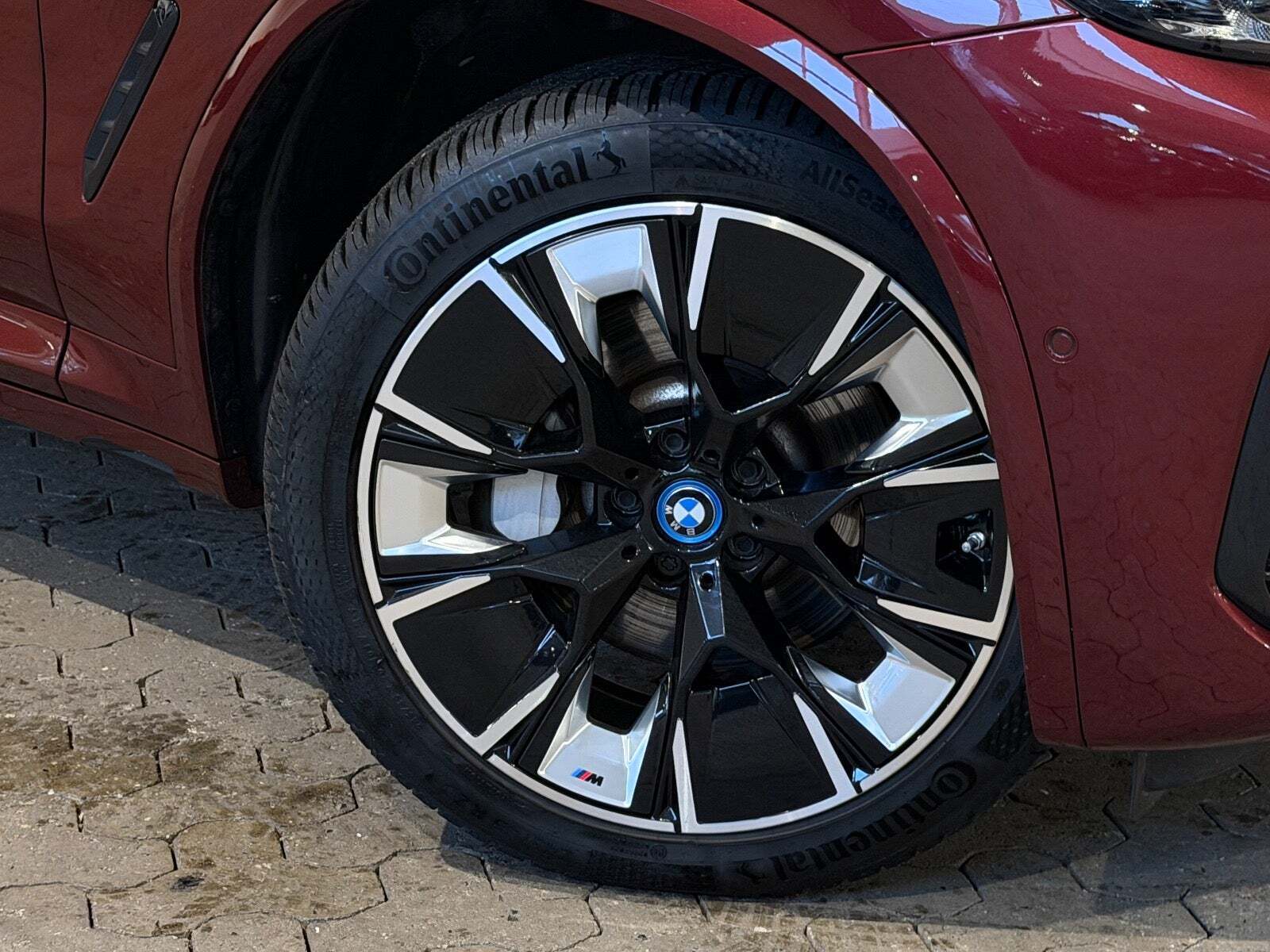 Rød BMW iX3 fra 2022