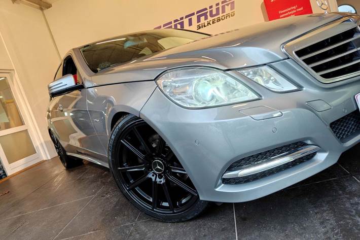 Sølv Mercedes E350 fra 2009