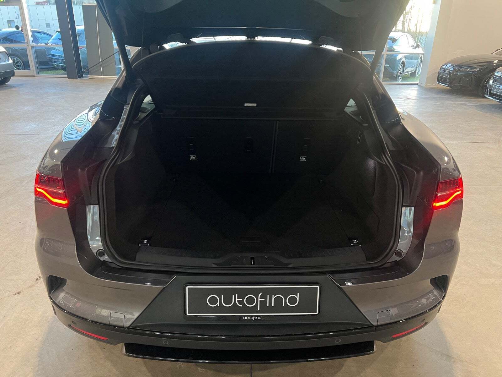 Grå Jaguar I-Pace fra 2018