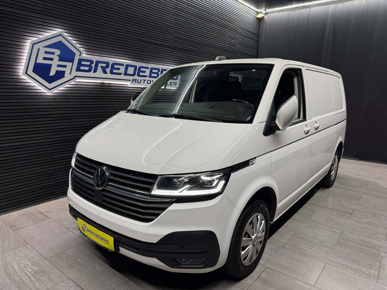 VW Transporter 2,0 TDi 150 Kassevogn DSG kort