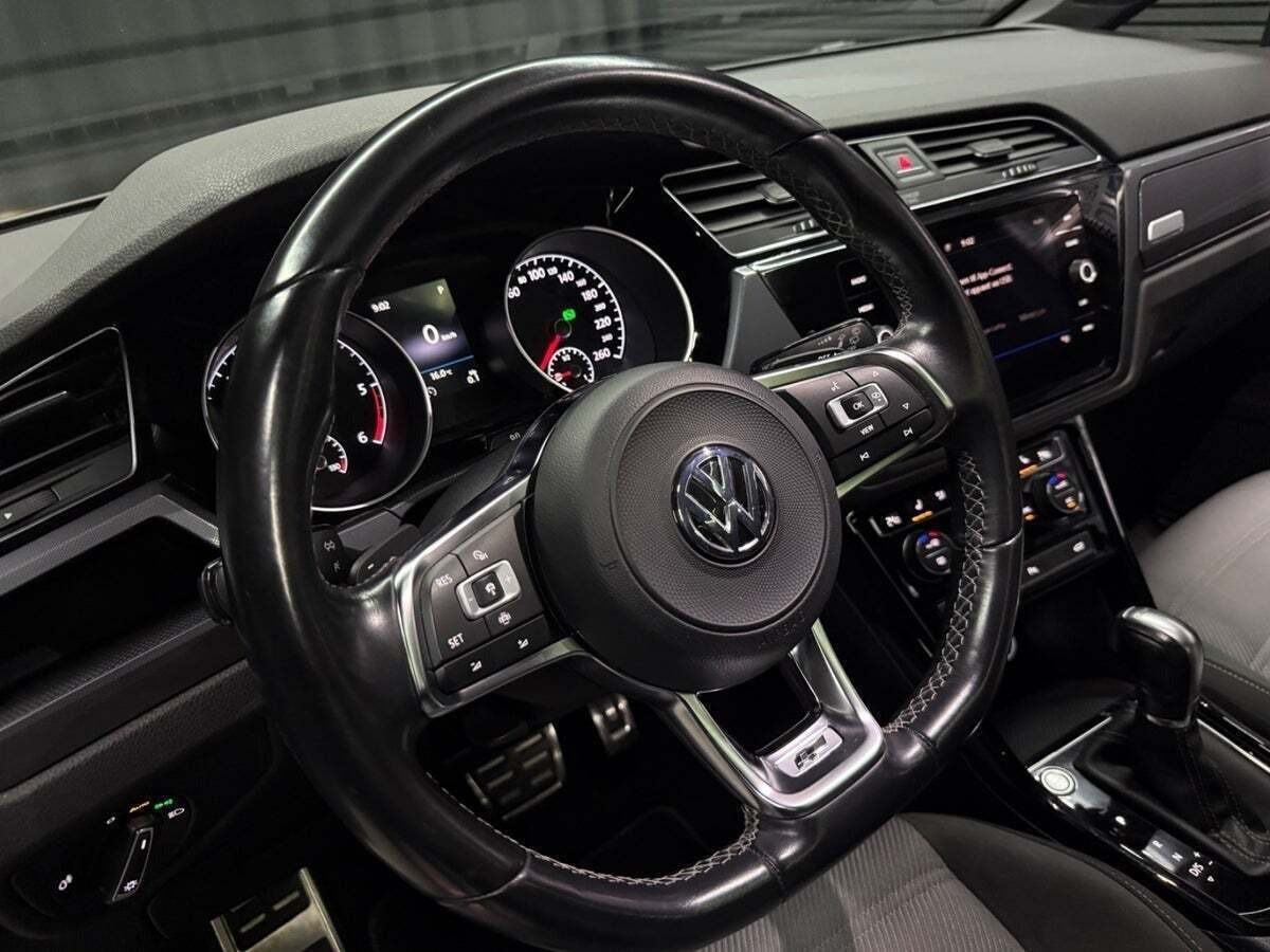 VW Touran 2,0 TDi 190 R-line DSG 7prs