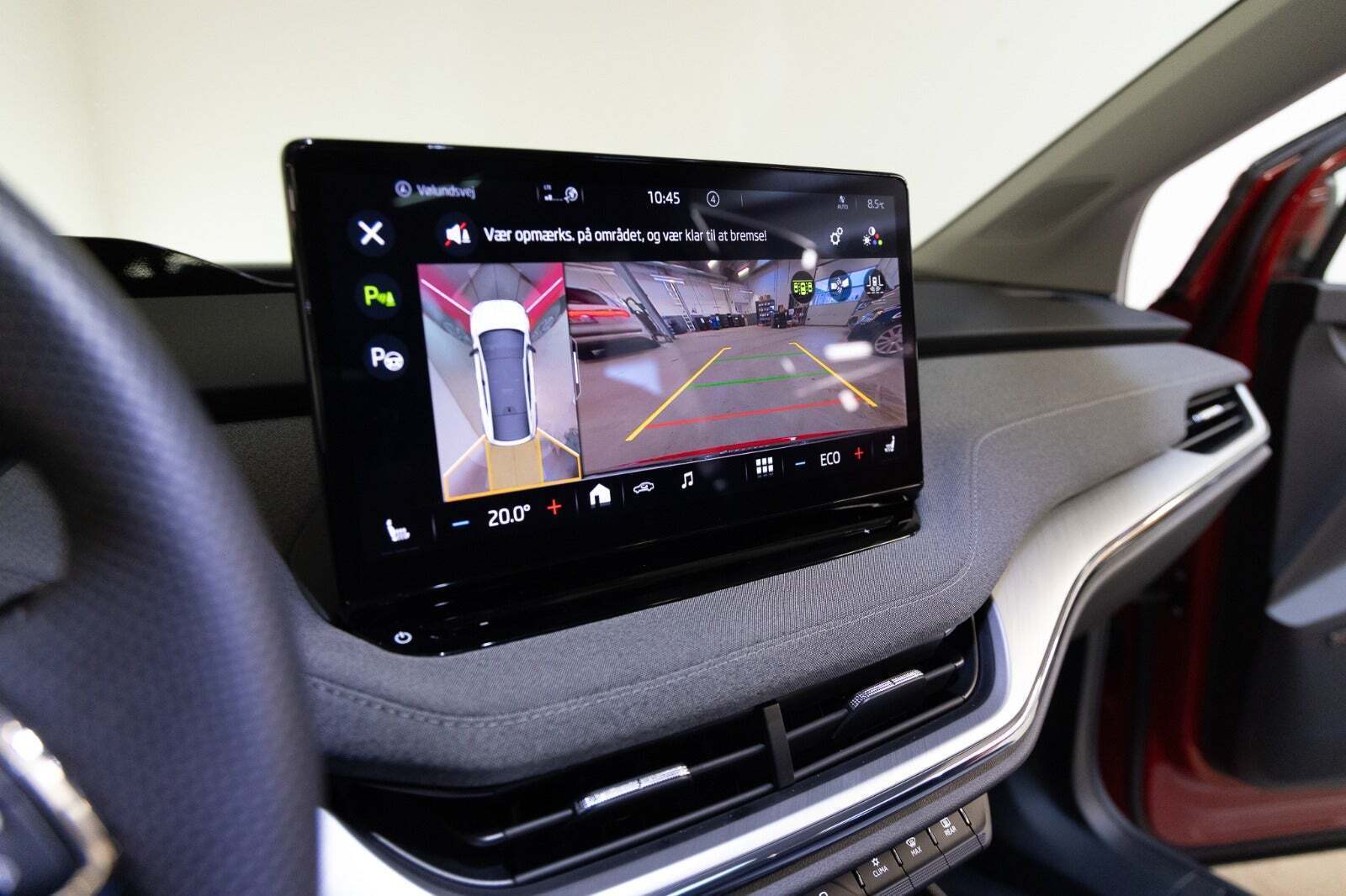 Rød Skoda Enyaq fra 2023