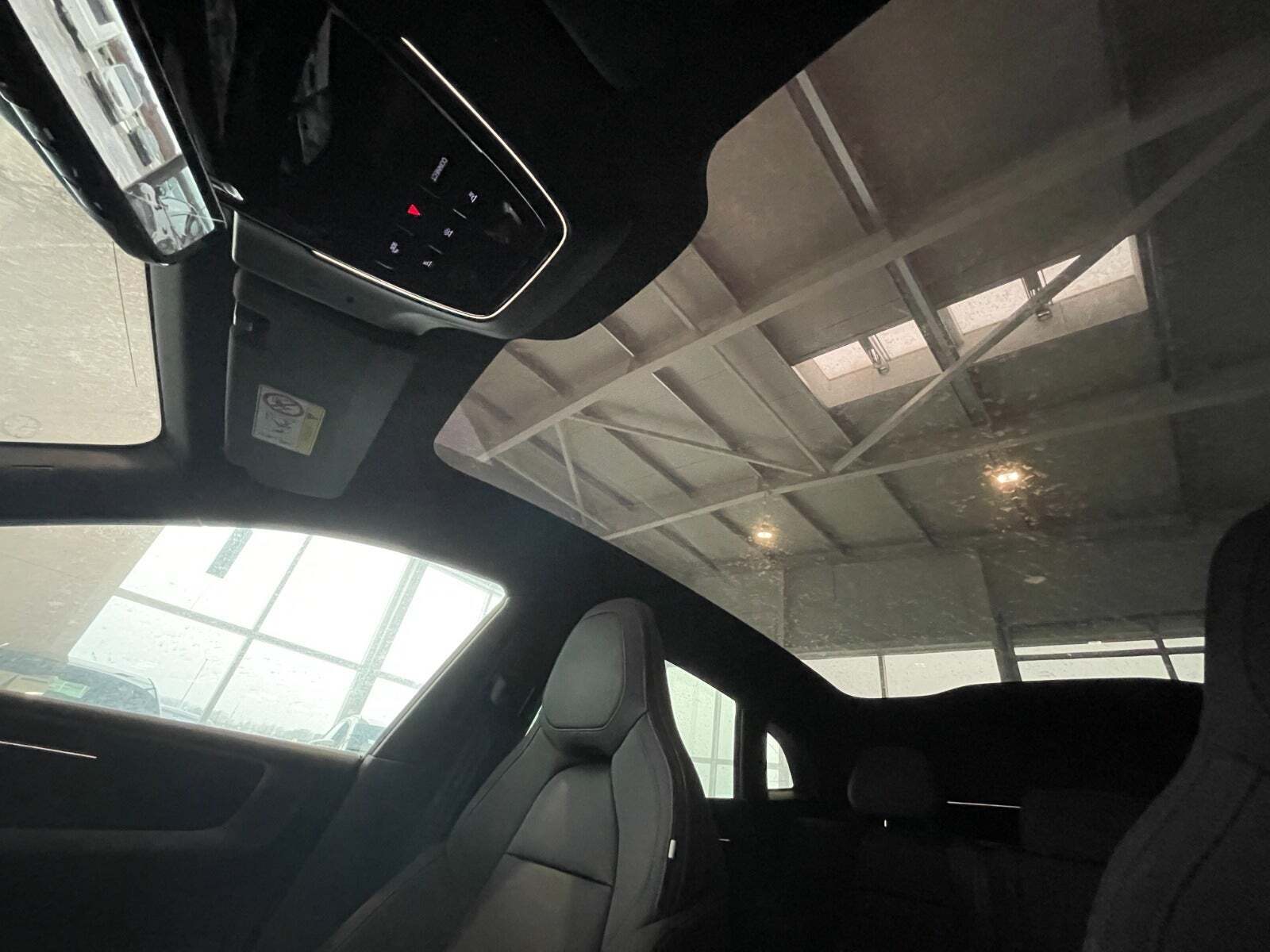 Sølv Polestar 4 fra 2024