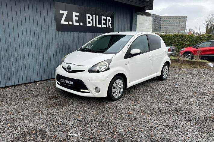 Grøn Toyota Aygo fra 2012