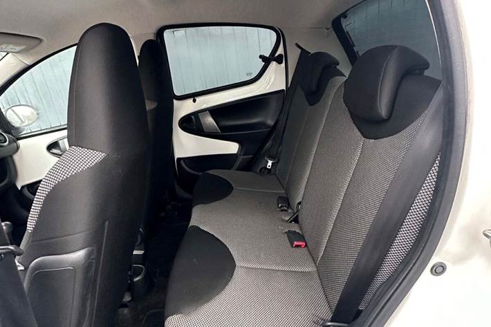 Grøn Toyota Aygo fra 2012