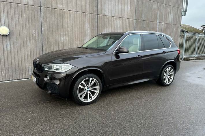 Beige BMW X5 fra 2014