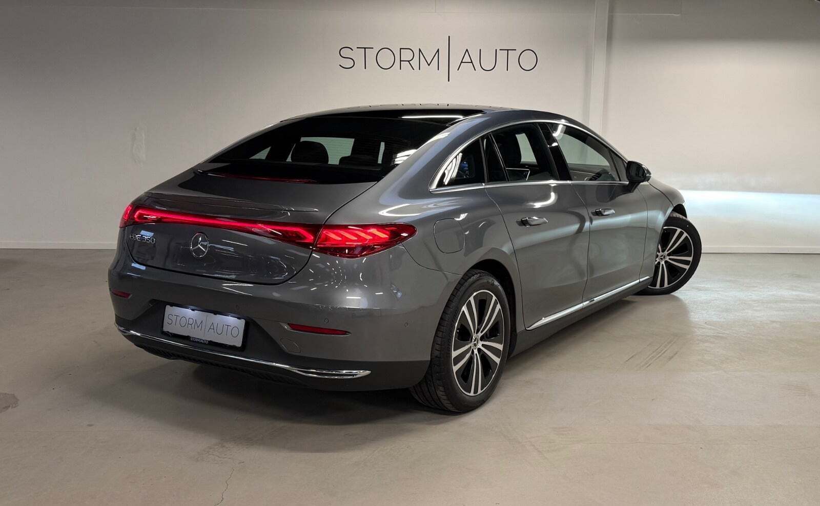 Mercedes EQE350 Electric Art