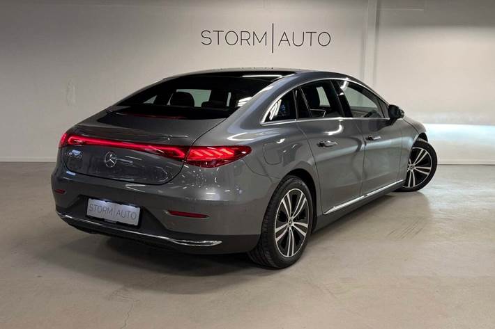 Sølv Mercedes EQE350 fra 2023