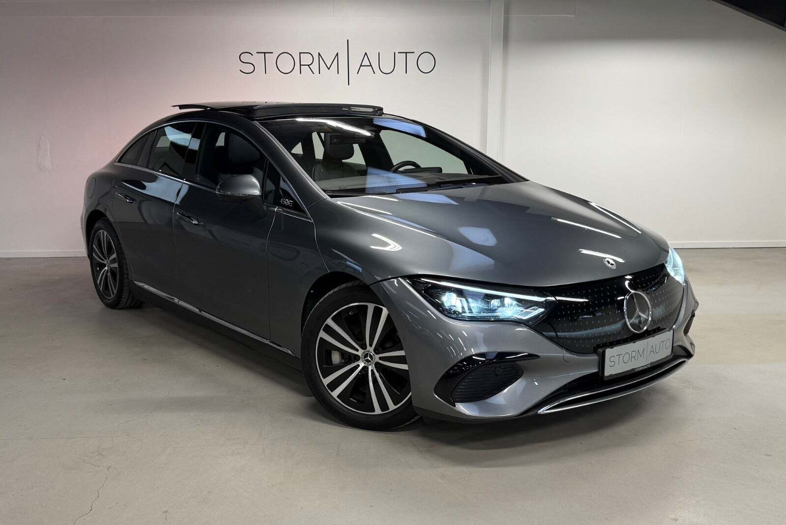 Mercedes EQE350 Electric Art