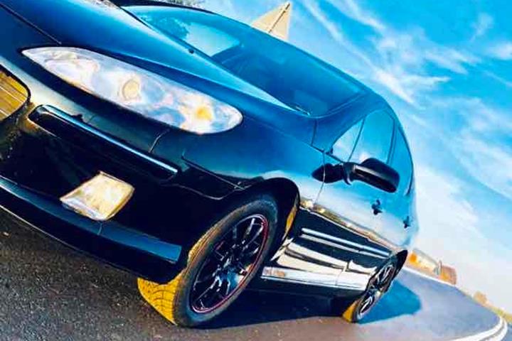 Sort Peugeot 407 fra 2008
