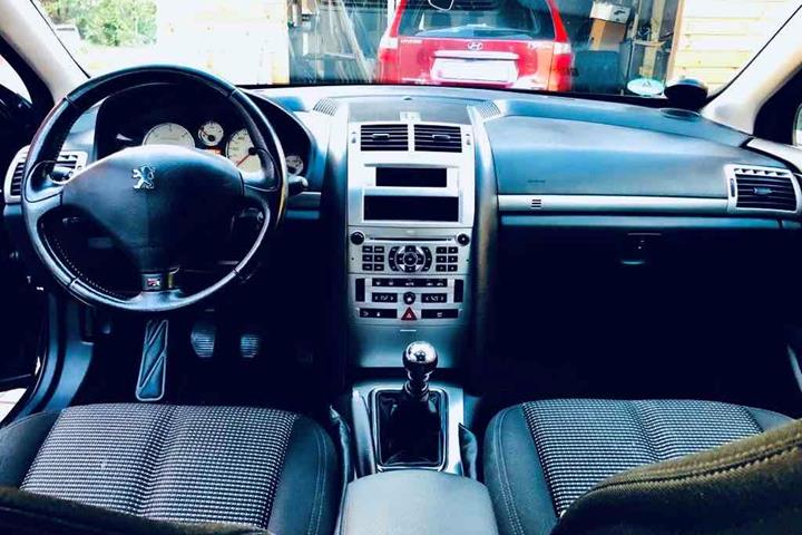 Sort Peugeot 407 fra 2008