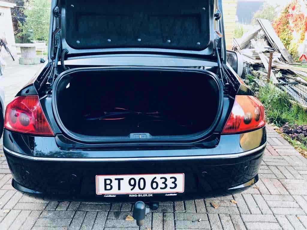 Sort Peugeot 407 fra 2008