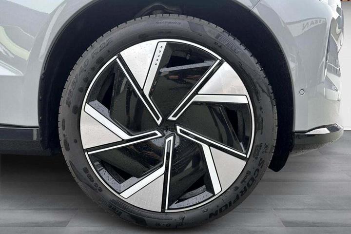Grå Volvo EX90 fra 2025
