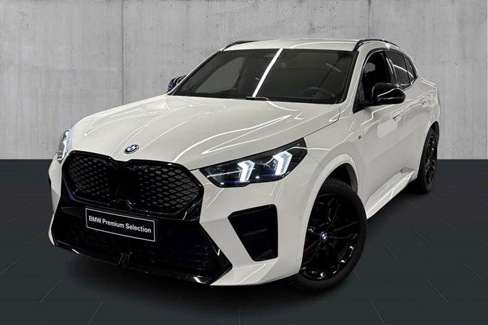 Hvid BMW iX2 fra 2025 set udefra