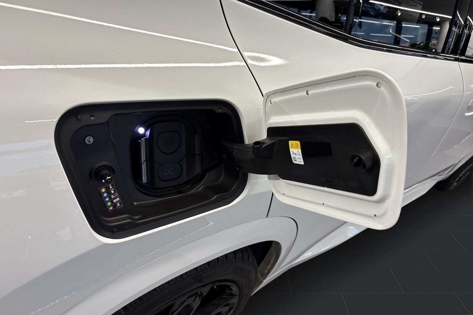 Hvid BMW iX2 fra 2025