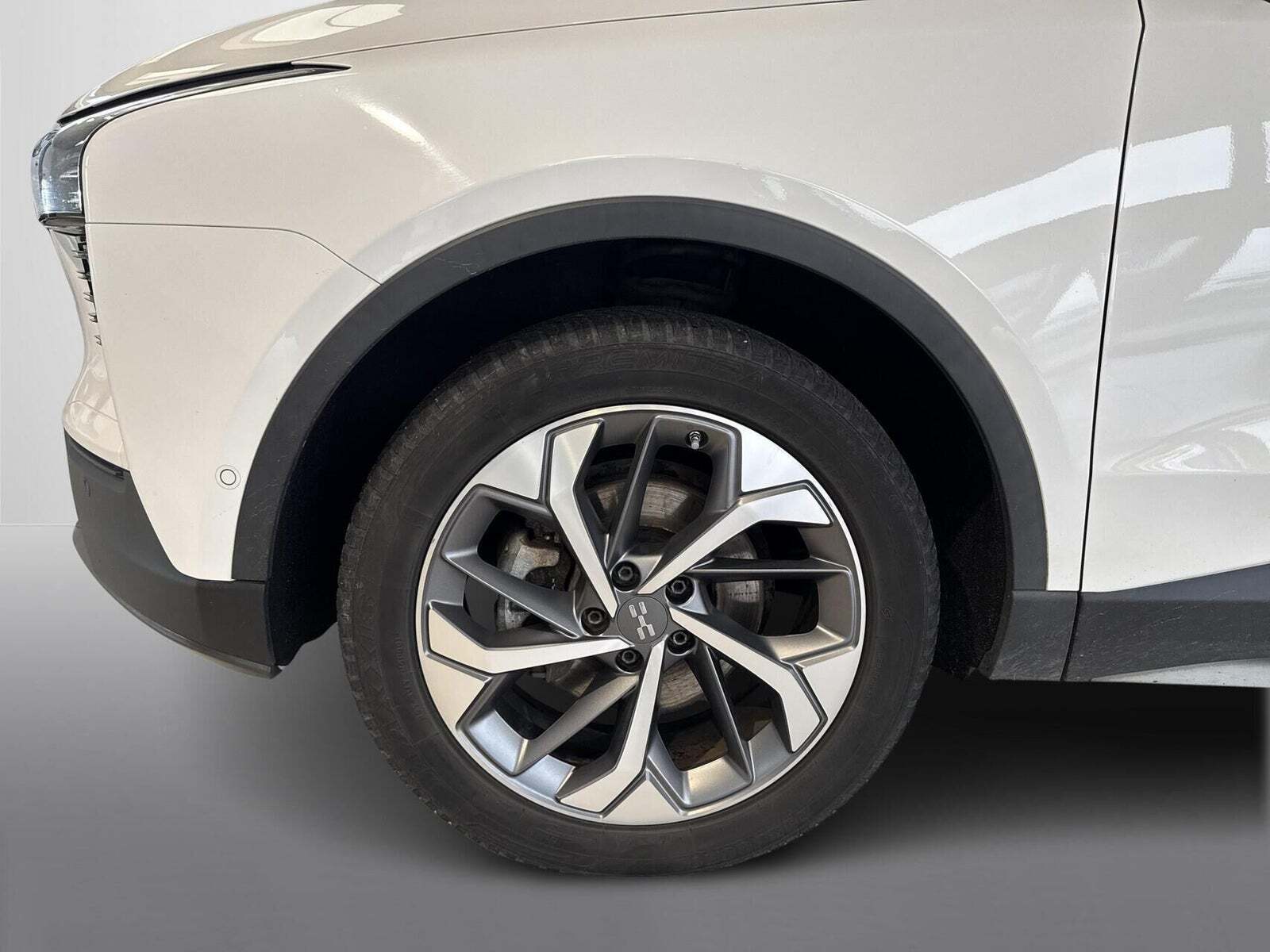 Hvid Aiways U5 fra 2022