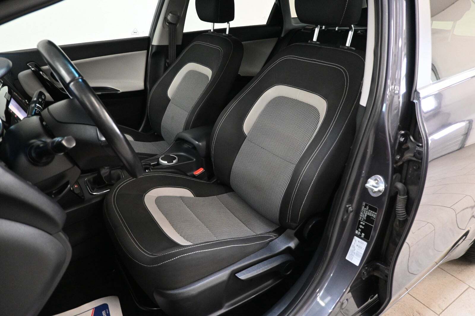 Grå Kia Ceed fra 2016