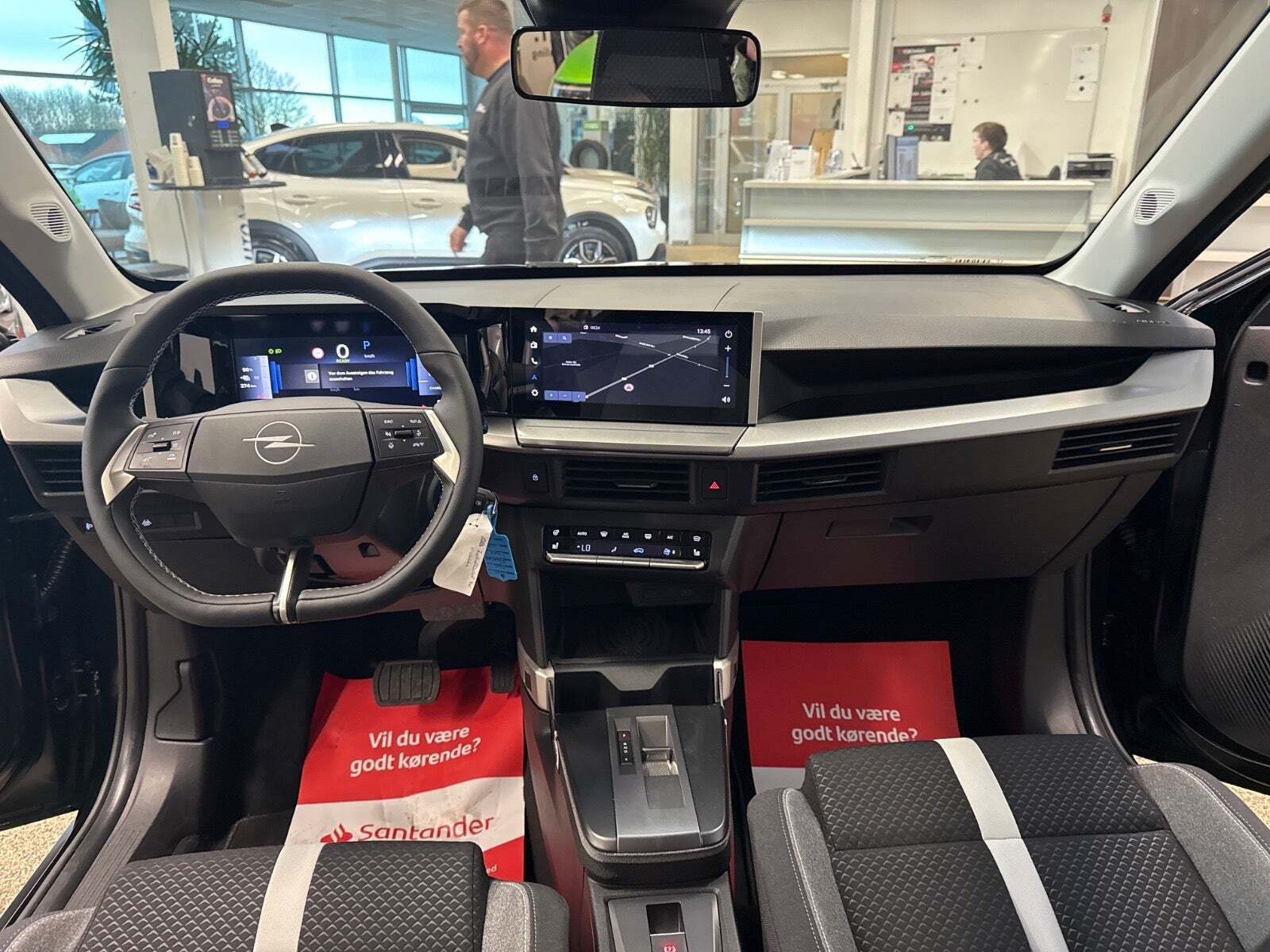 Sort Opel Frontera fra 2025