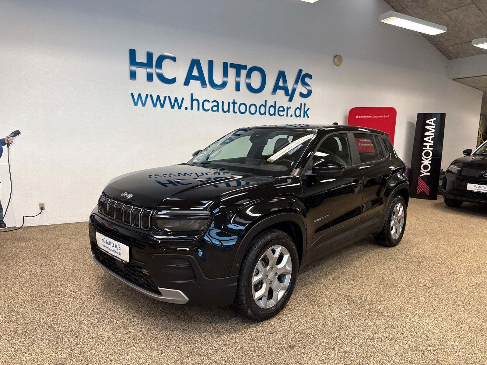 Sort Jeep Avenger fra 2024