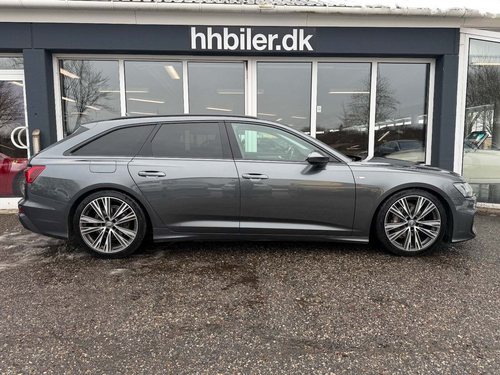 Audi A6 40 TDi S-line Avant quattro S-tr.