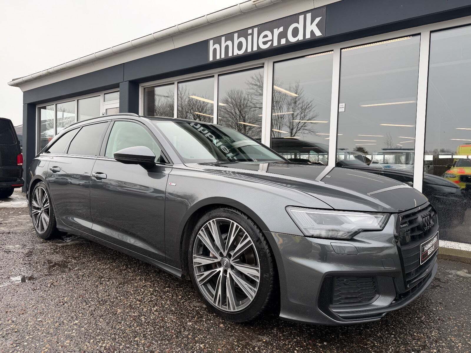 Grå Audi A6 fra 2019