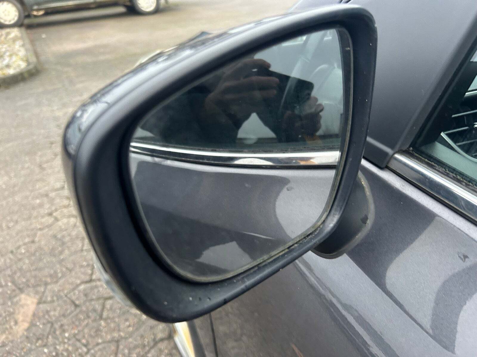 Grå Suzuki Baleno fra 2016