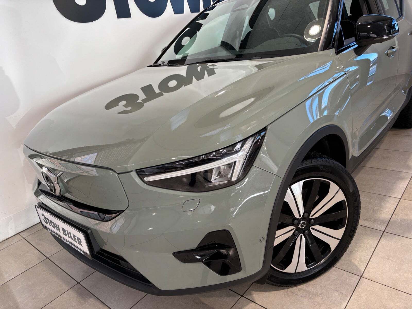 Grøn Volvo XC40 fra 2023