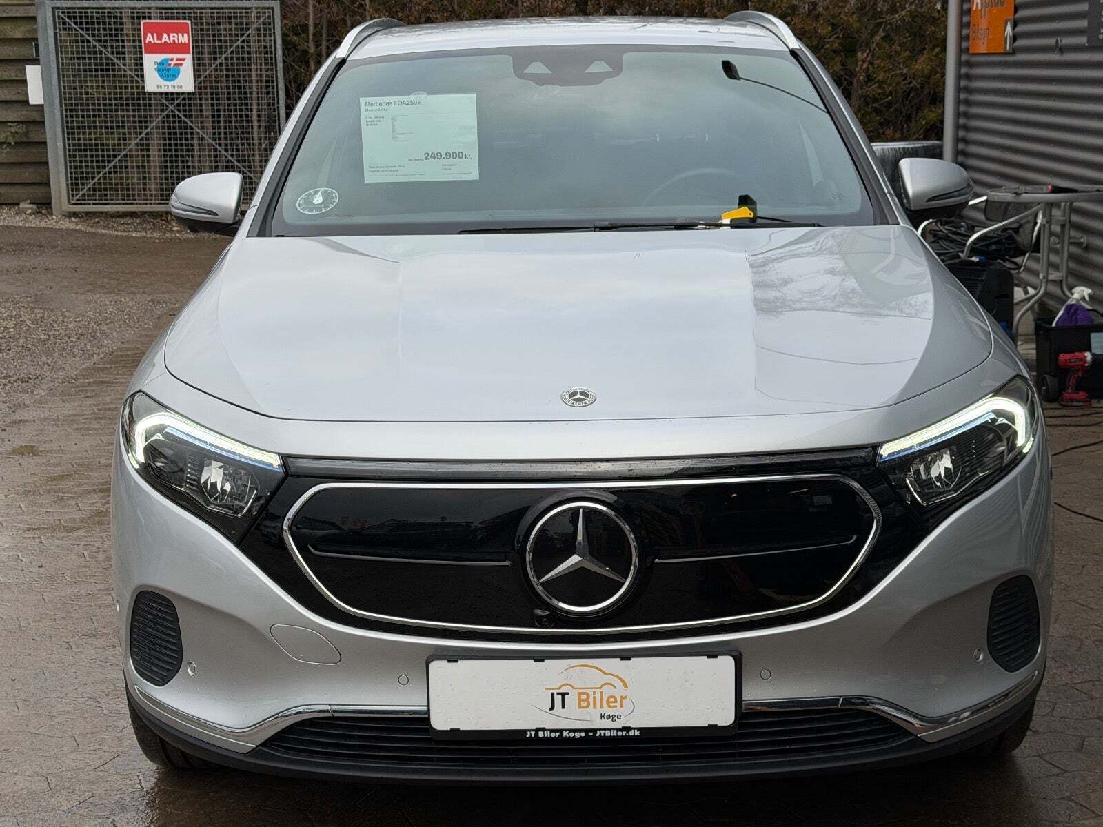 Mercedes EQA250+ Electric Art