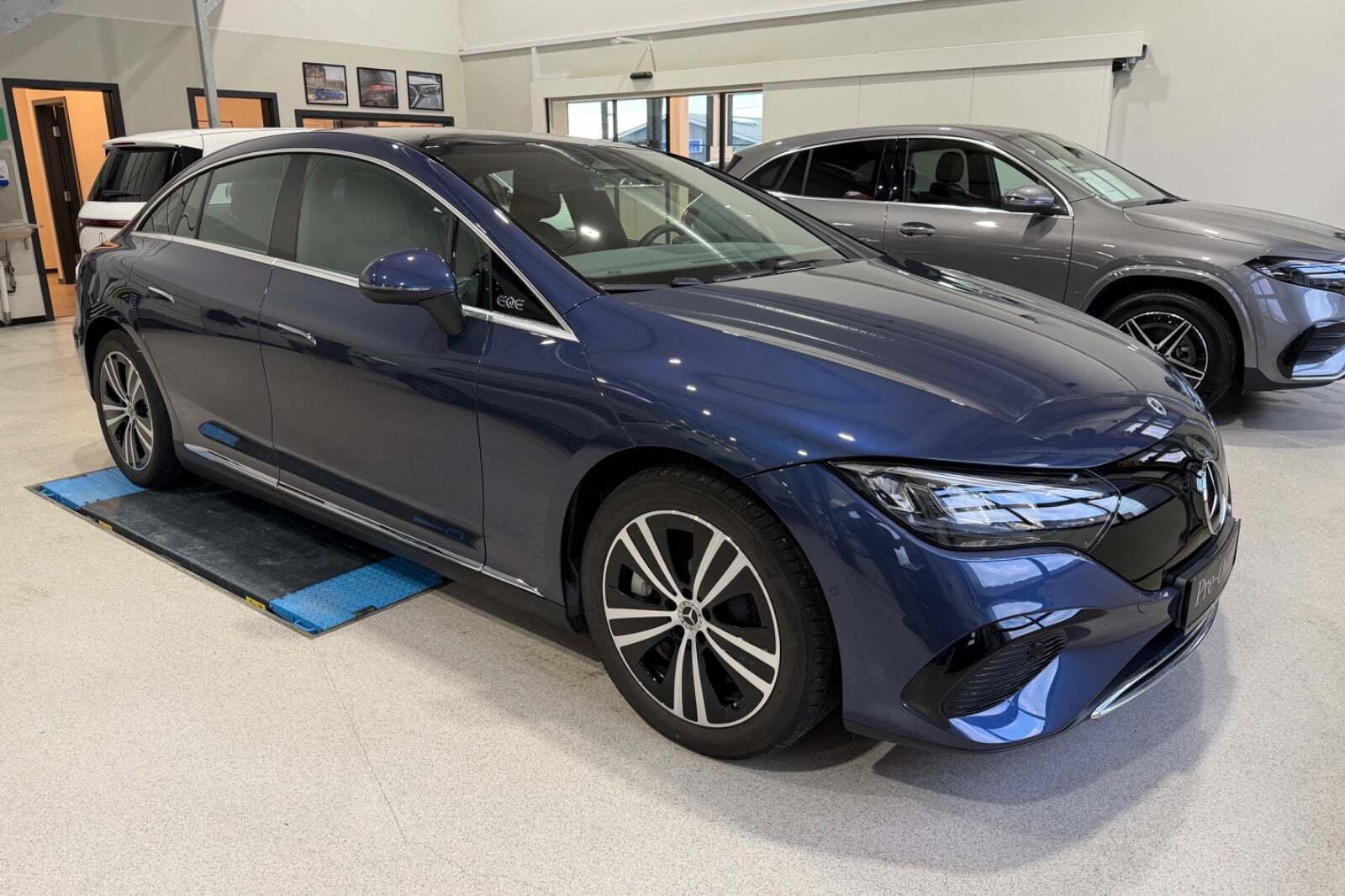 Mercedes EQE300 Avantgarde