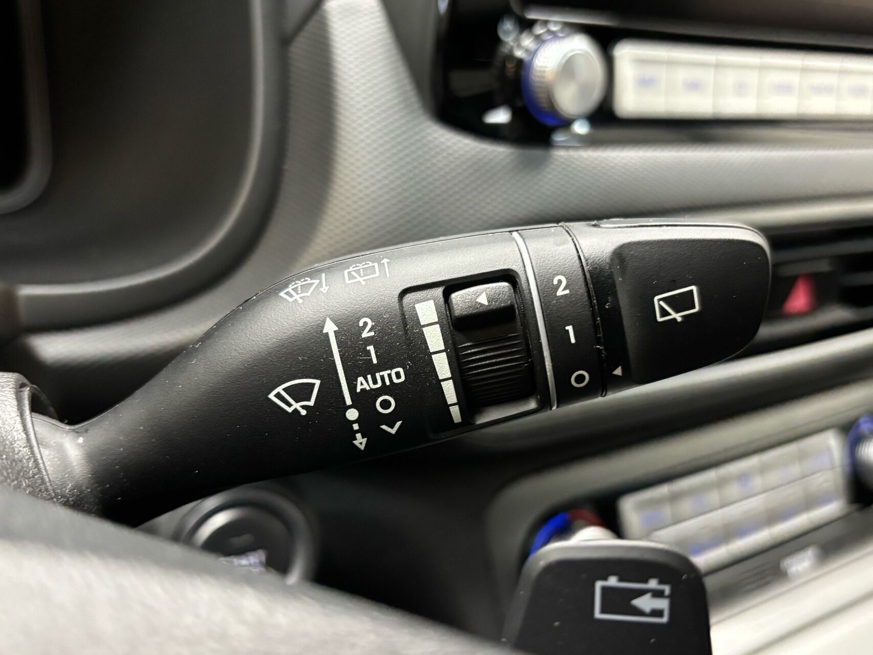 Sølv Hyundai Kona fra 2022