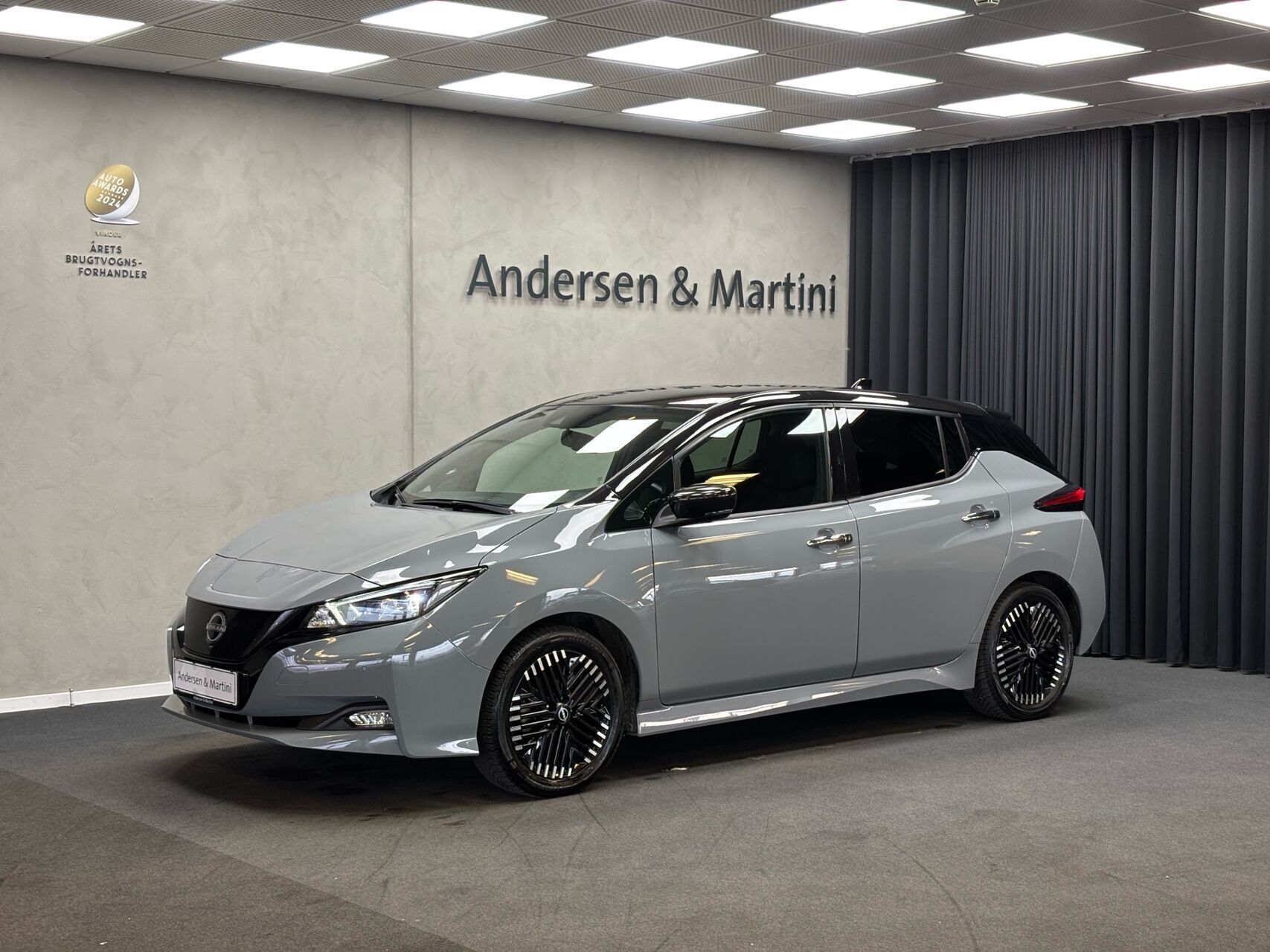 Grå Nissan Leaf fra 2022