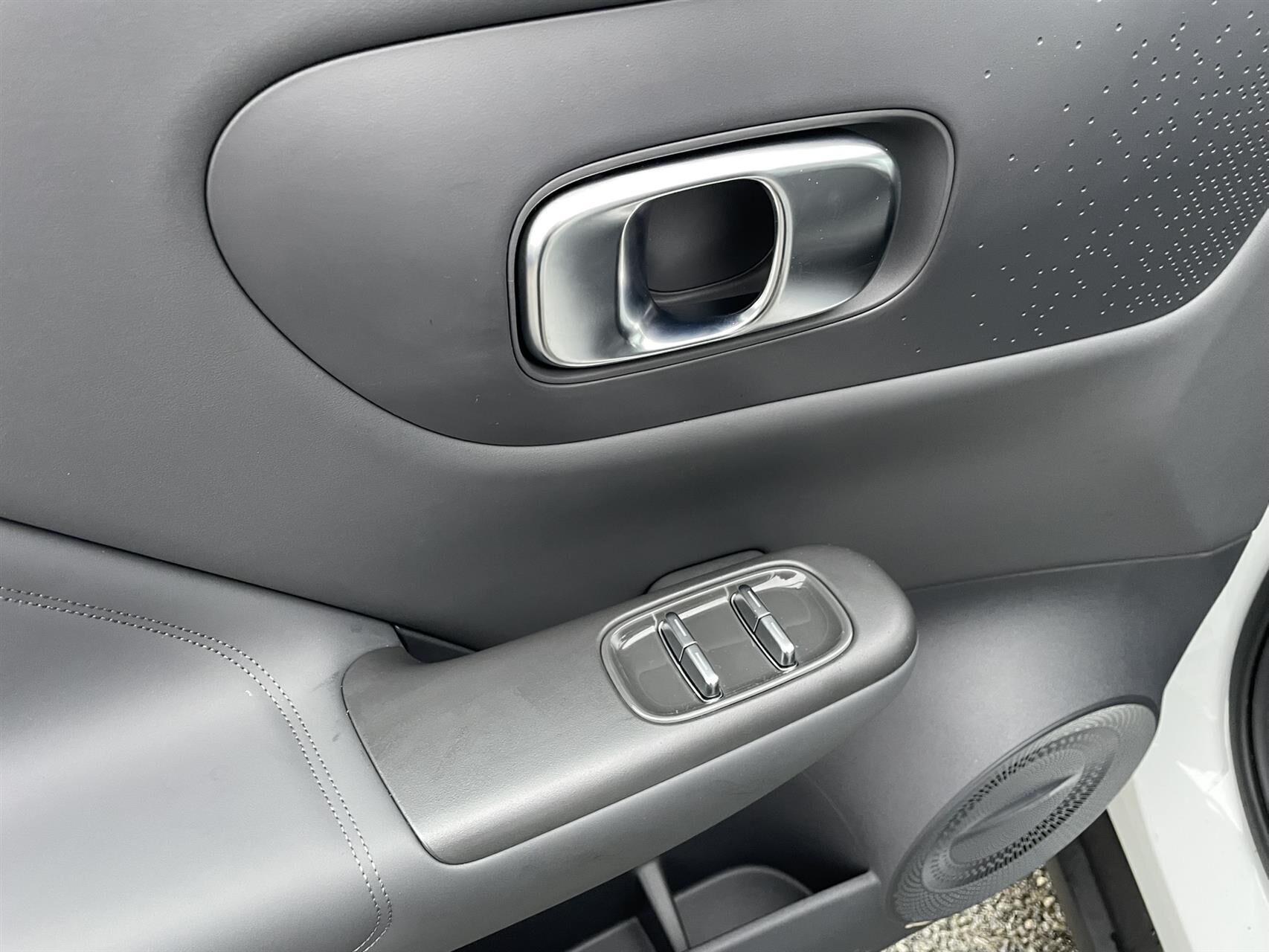 Hvid Leapmotor B10 fra 2025