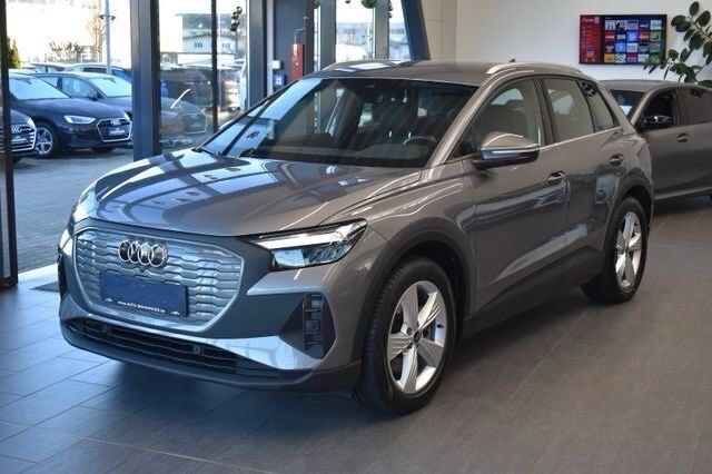 Grå Audi Q4 fra 2022