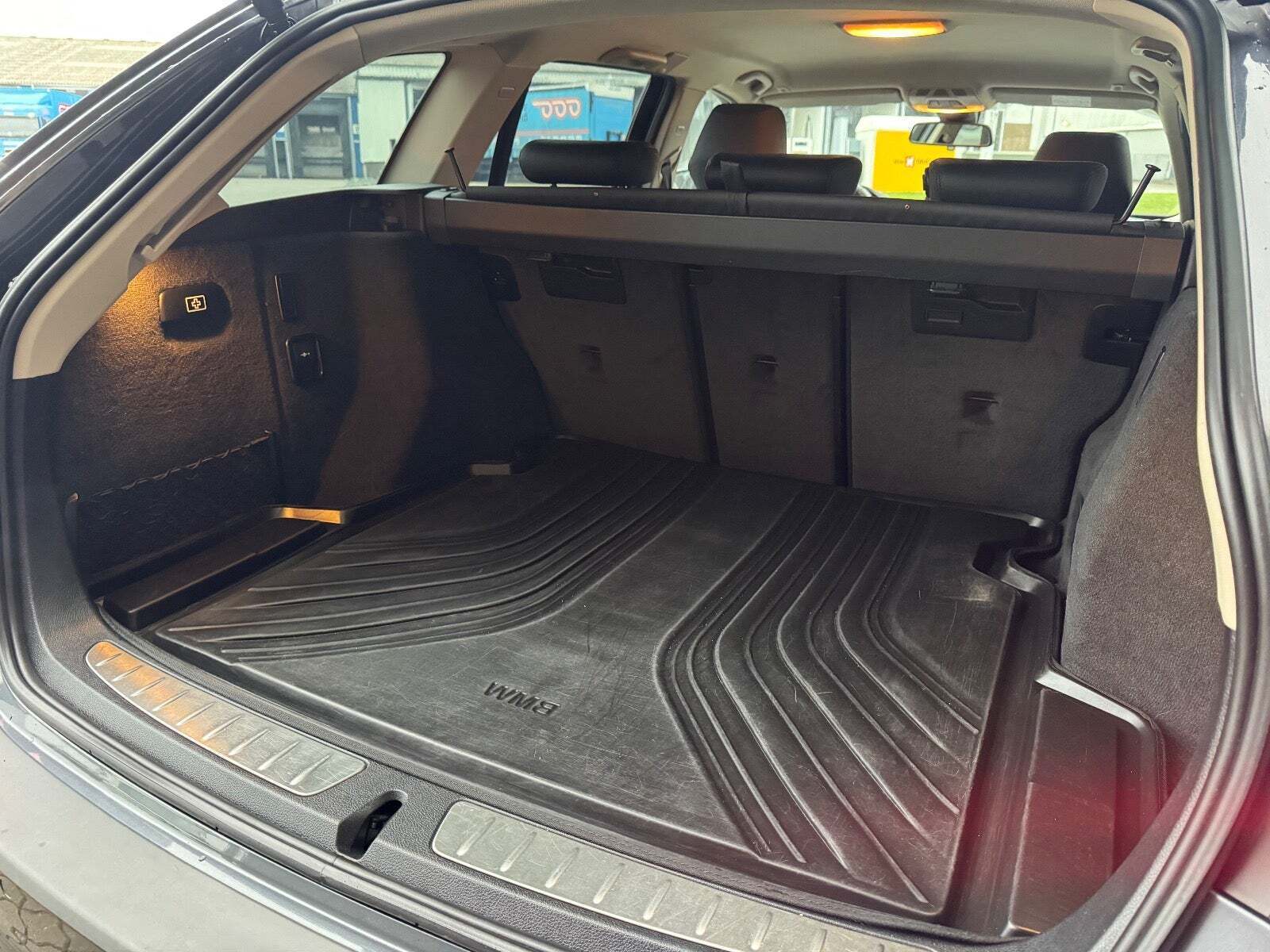 Grå BMW 320d fra 2016