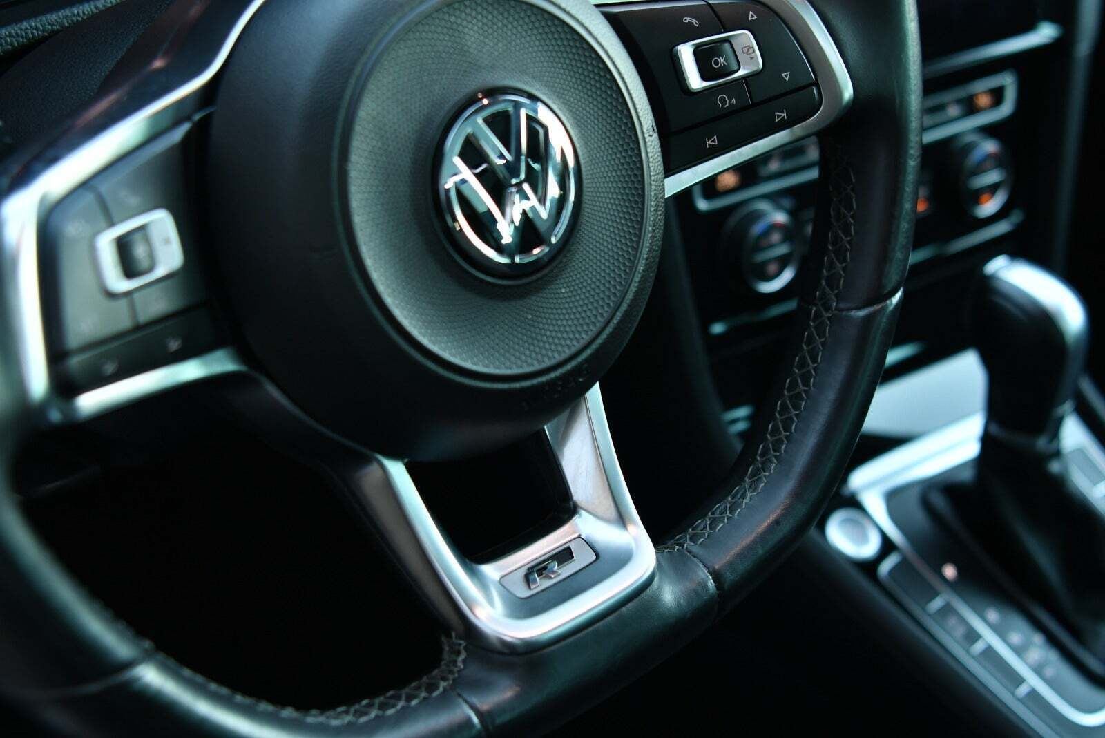 VW Golf VII 2,0 TDi 150 R-line Variant DSG