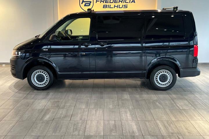 Sort VW Transporter fra 2018