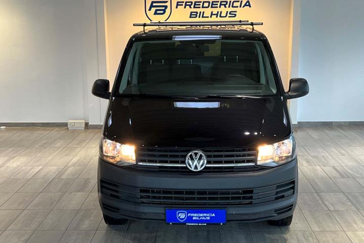 Sort VW Transporter fra 2018