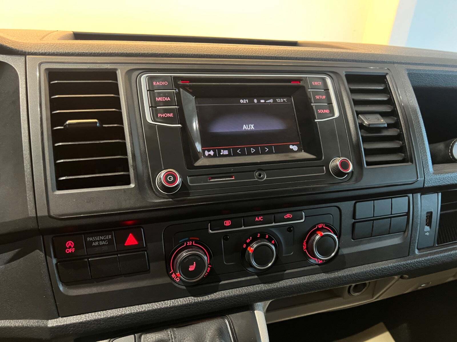 Sort VW Transporter fra 2018