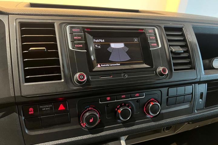 Sort VW Transporter fra 2018