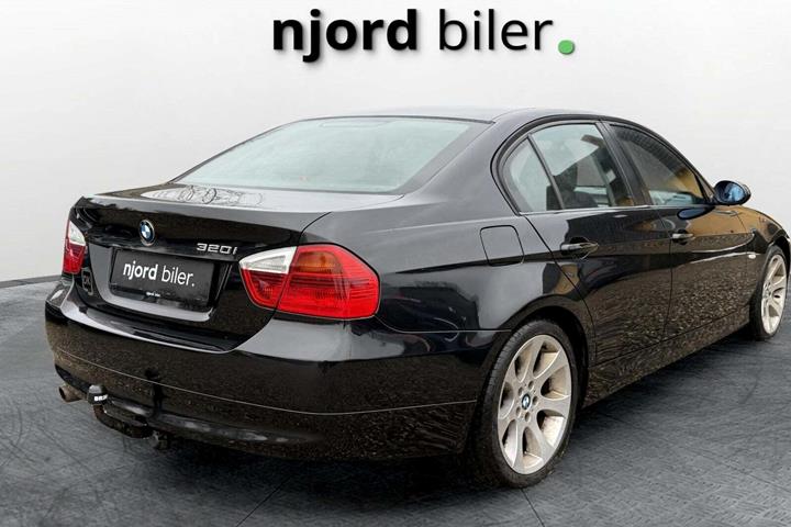 undefined BMW 320i fra 2007