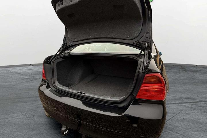undefined BMW 320i fra 2007
