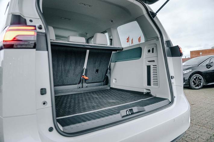 Hvid VW ID.Buzz fra 2023