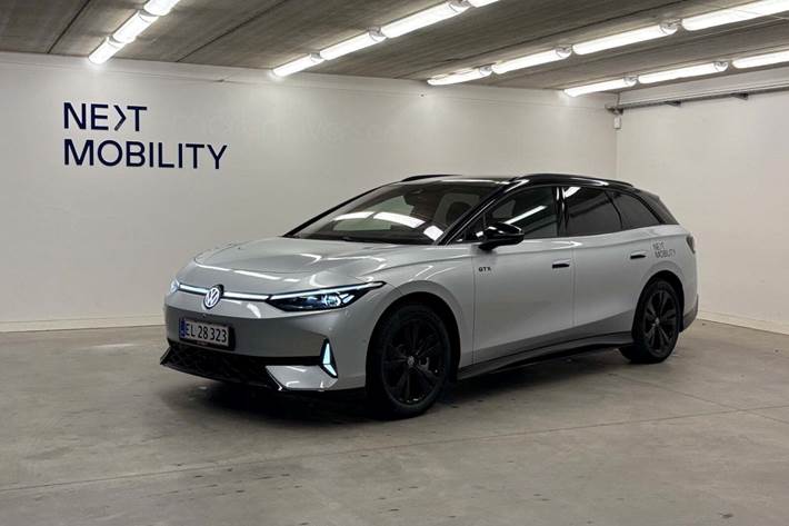 Sølv VW ID.7 fra 2025 set udefra