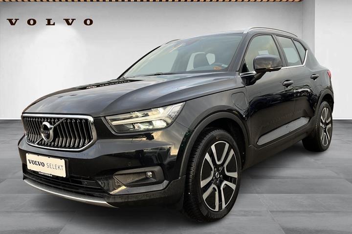Sort Volvo XC40 fra 2022 set udefra