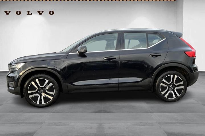 Sort Volvo XC40 fra 2022