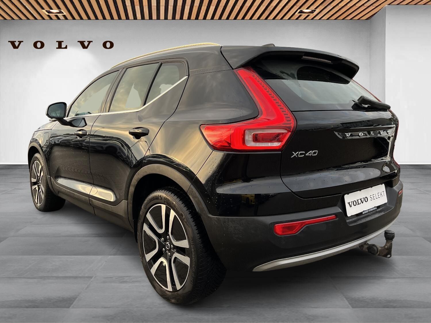 Sort Volvo XC40 fra 2022