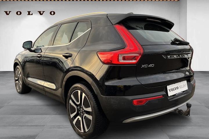 Sort Volvo XC40 fra 2022