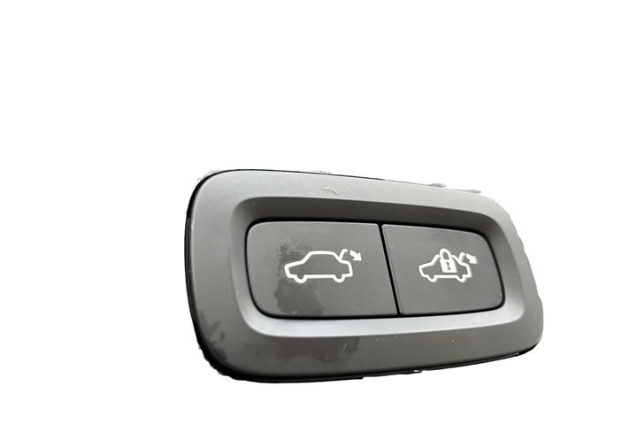 Sort Volvo XC40 fra 2022